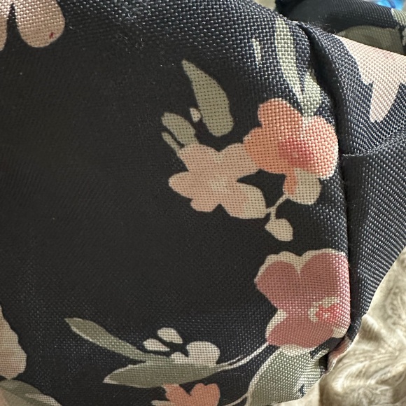 Abercrombie backpack for women. (Big) - Picture 7 of 7